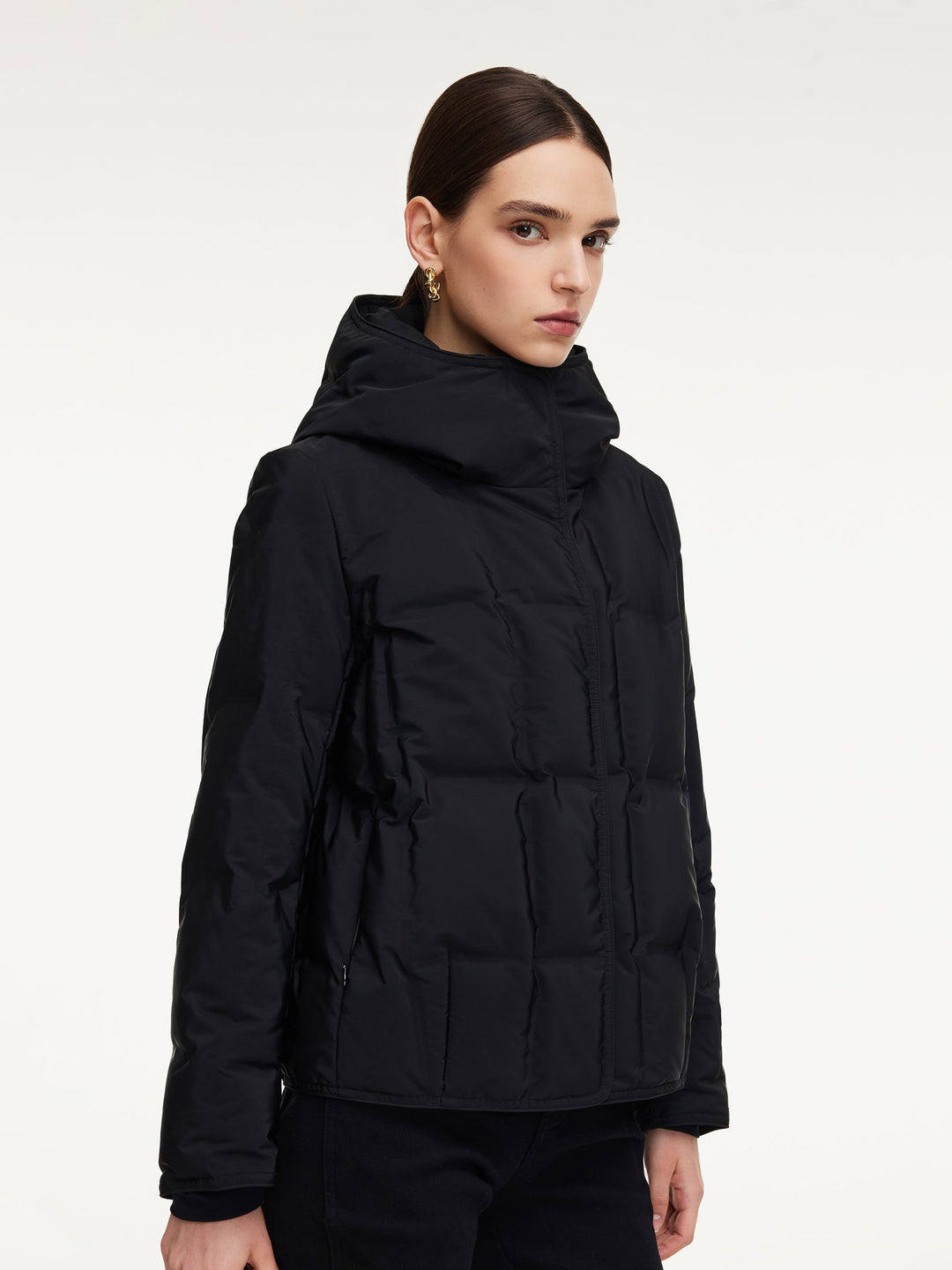 Saanvi | Women’s short hooded puffer jacket with modern structured fit
