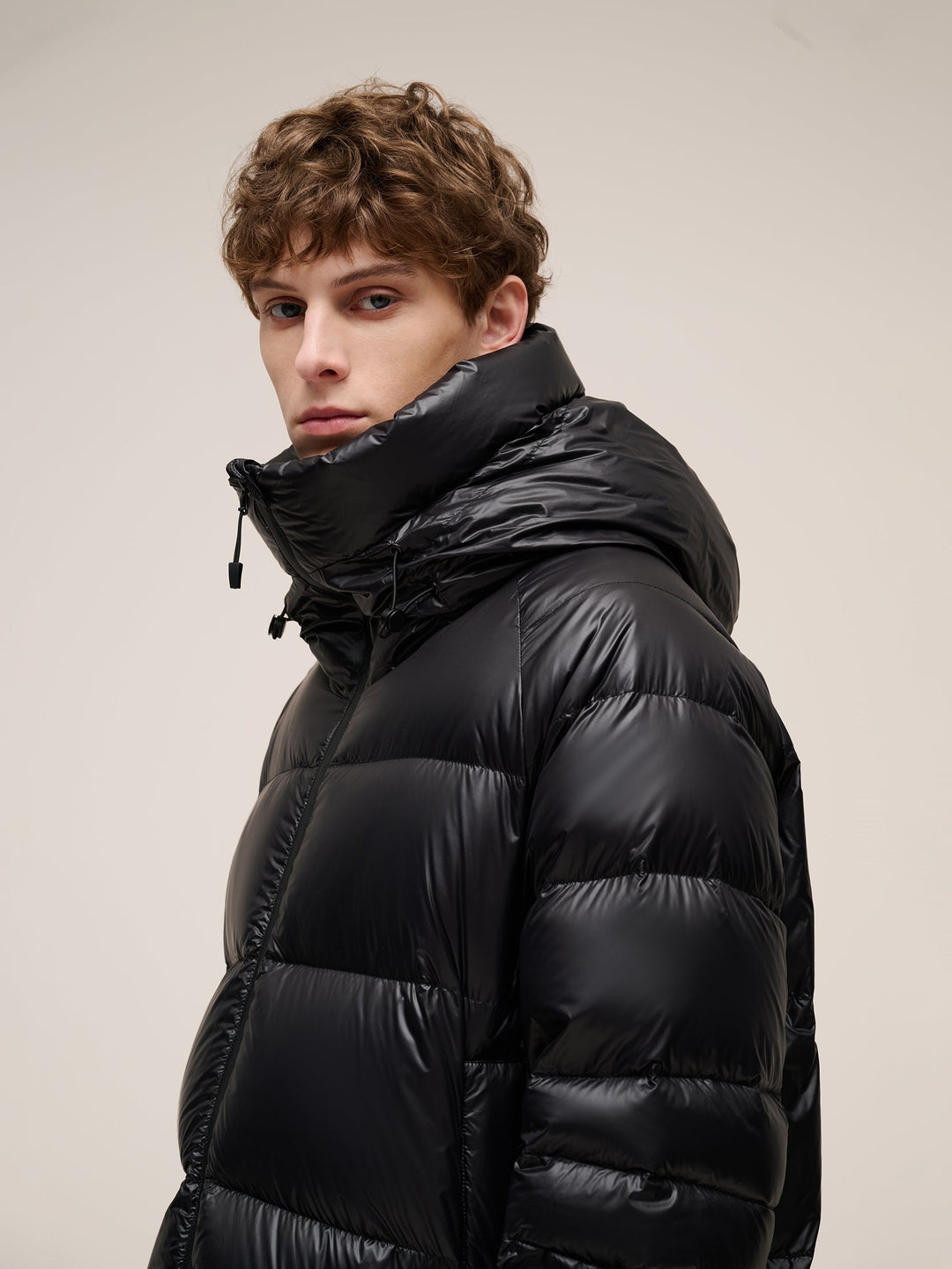 Zennah | Women’s hooded winter jacket with a streamlined, weather-ready silhouette