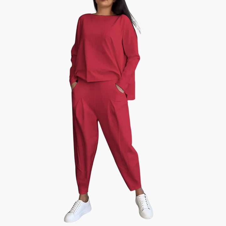 Pat | Women’s two-piece set with long-sleeve top and high-waist trousers