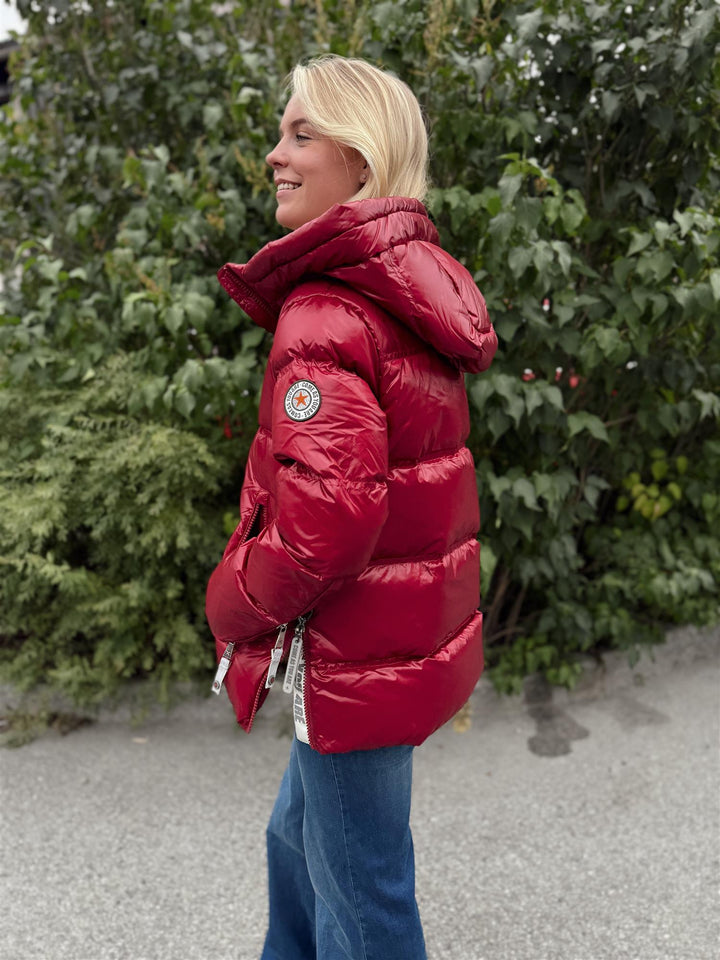 Liam | Women’s glossy down puffer jacket with hood
