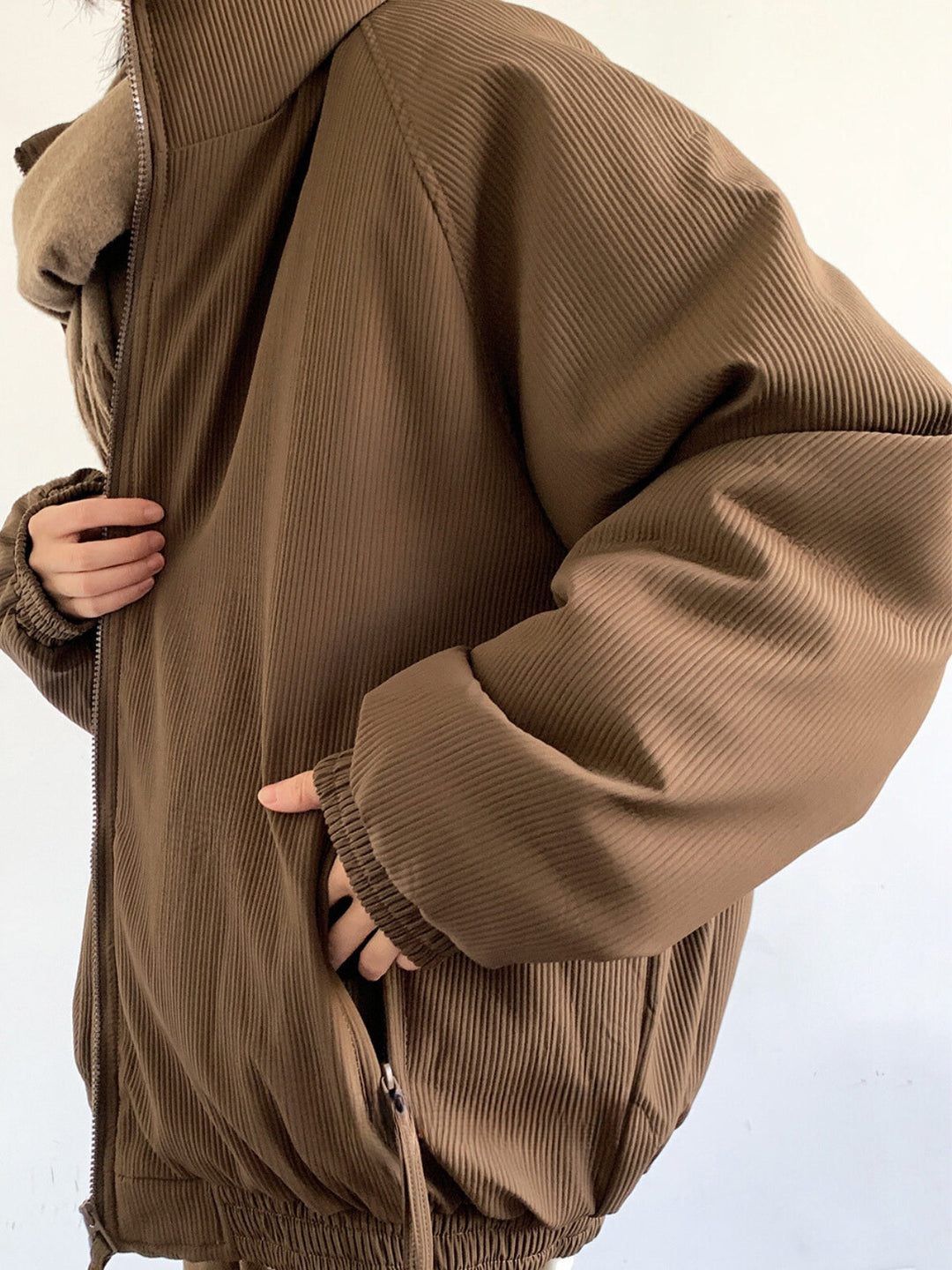 Mabel | Women’s jacket with stand collar and zipper closure