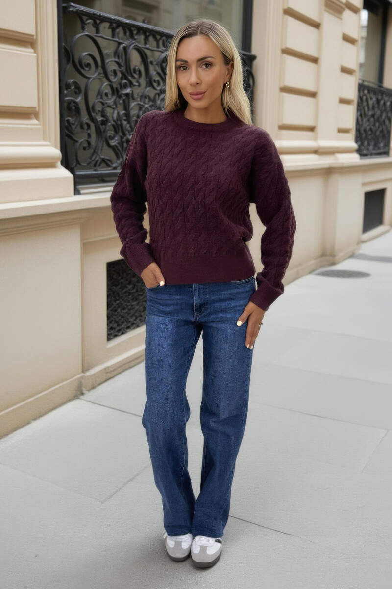 Hambie | Women’s round neck cable knit sweater with ribbed details