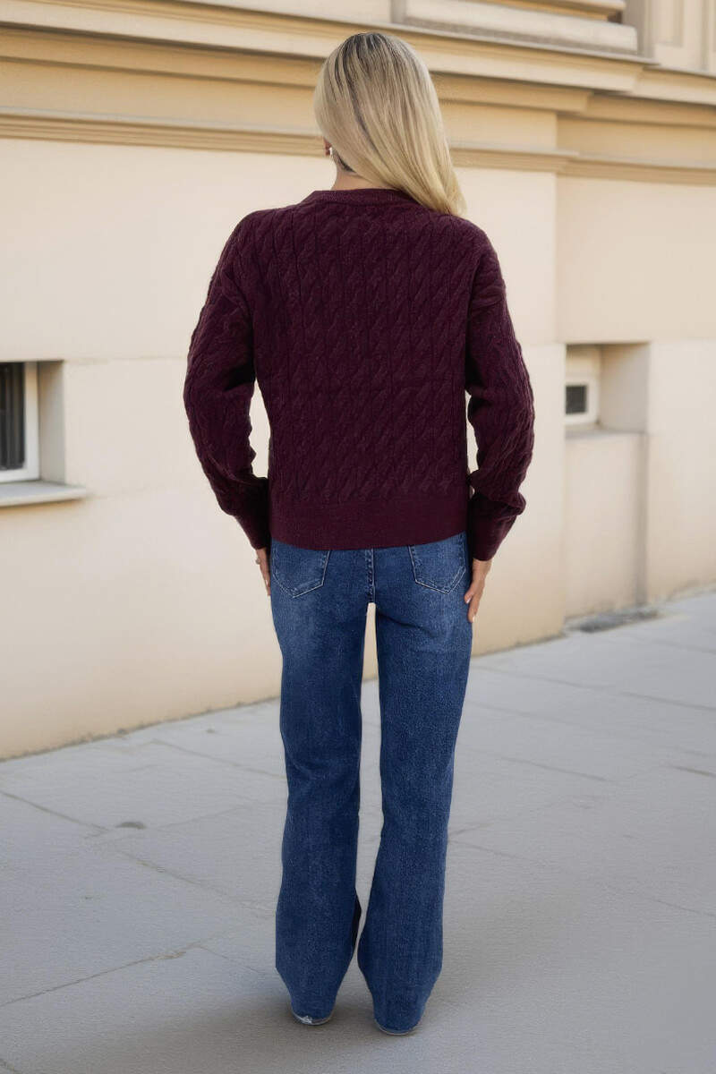 Hambie | Women’s round neck cable knit sweater with ribbed details