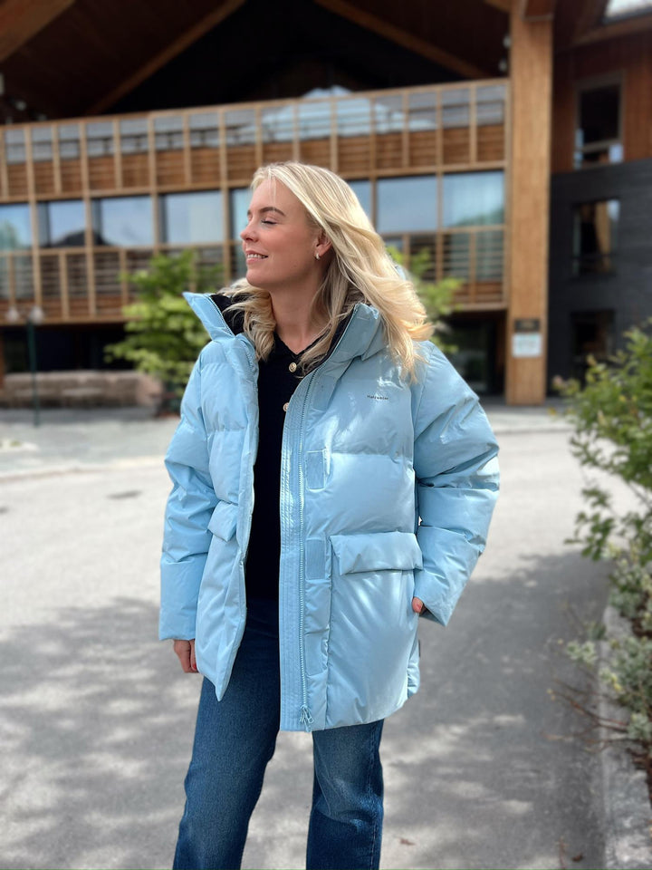 Kelwyn | Women’s mid-length winter jacket with an oversized structured silhouette