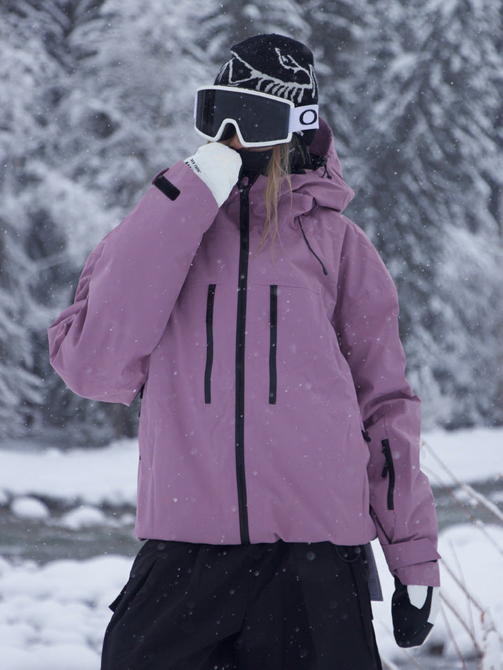 Ivrie | Women’s modern mountain snow jacket with a structured alpine silhouette