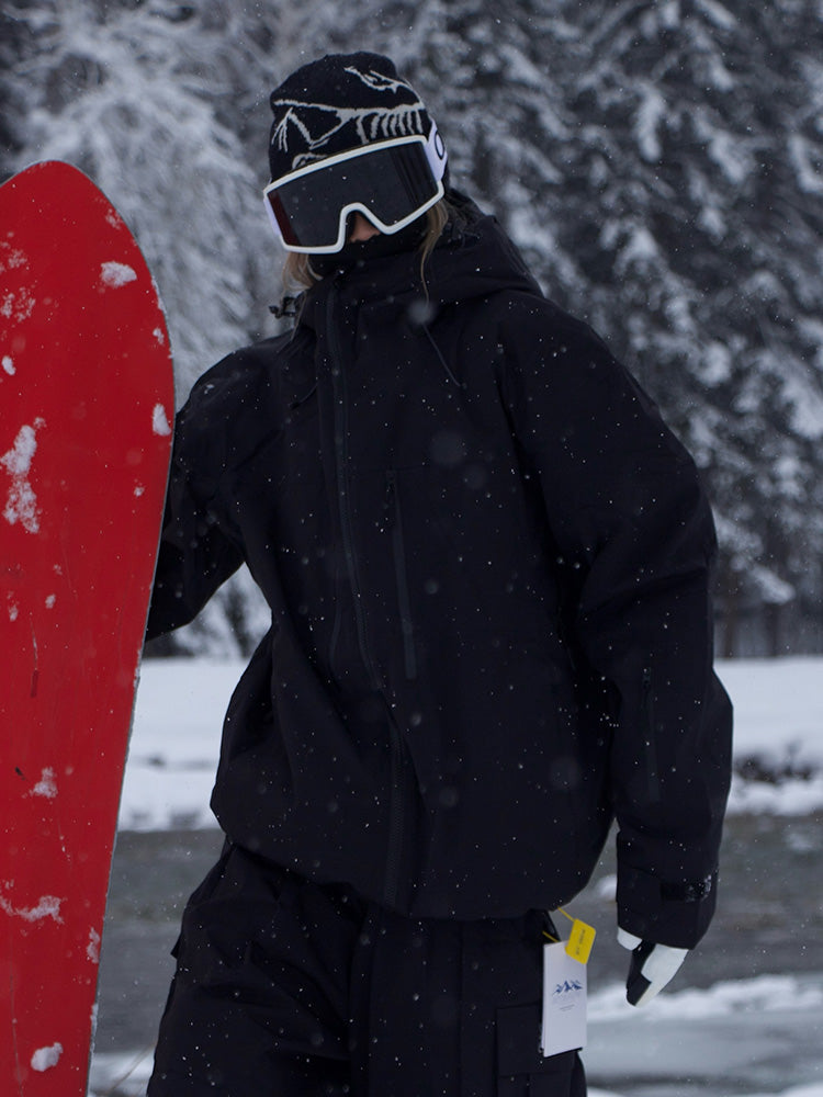 Ivrie | Women’s modern mountain snow jacket with a structured alpine silhouette