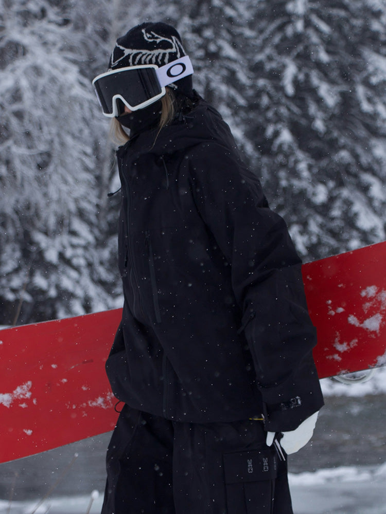 Ivrie | Women’s modern mountain snow jacket with a structured alpine silhouette