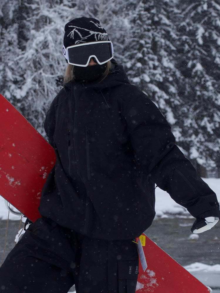 Ivrie | Women’s modern mountain snow jacket with a structured alpine silhouette