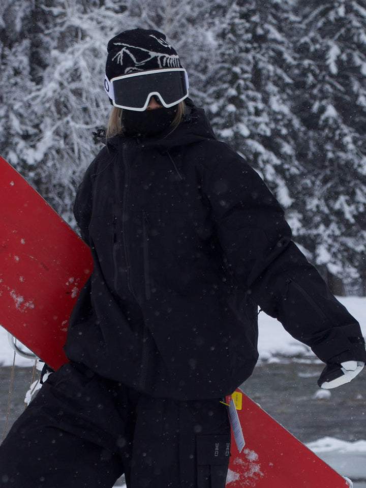 Ivrie | Women’s modern mountain snow jacket with a structured alpine silhouette