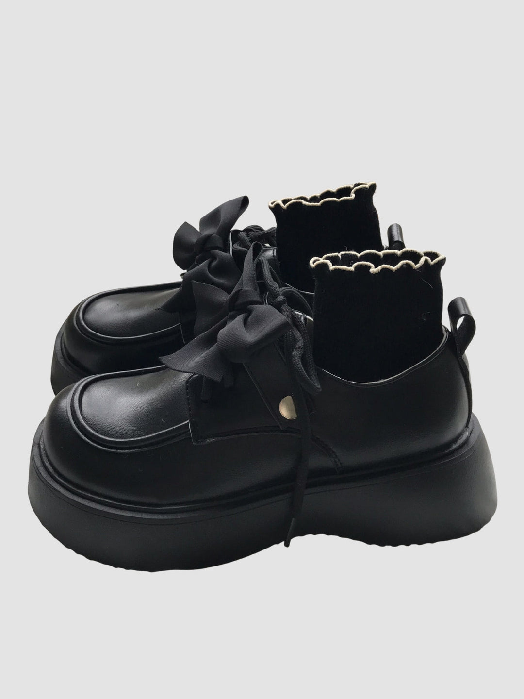Gabriella | Women’s short buckle shoes with round toe and platform sole