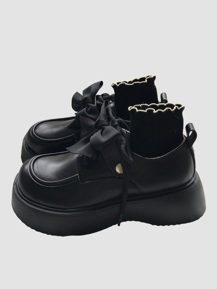 Gabriella | Women’s short buckle shoes with round toe and platform sole