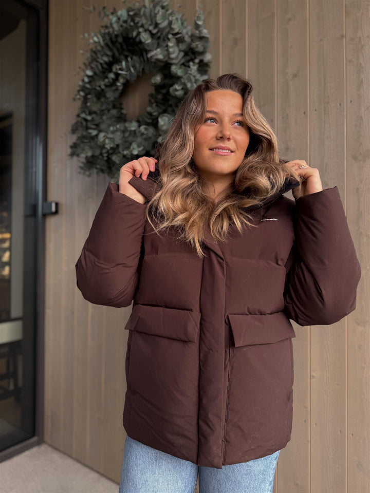 Fennah | Women’s hip-length jacket with quilted shaping and front pocket detailing