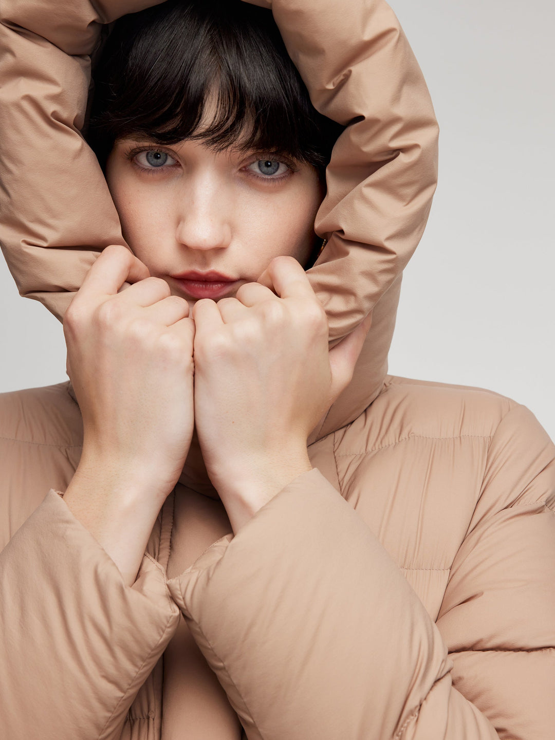 Alani | Women’s hooded long down coat with tie-string belt