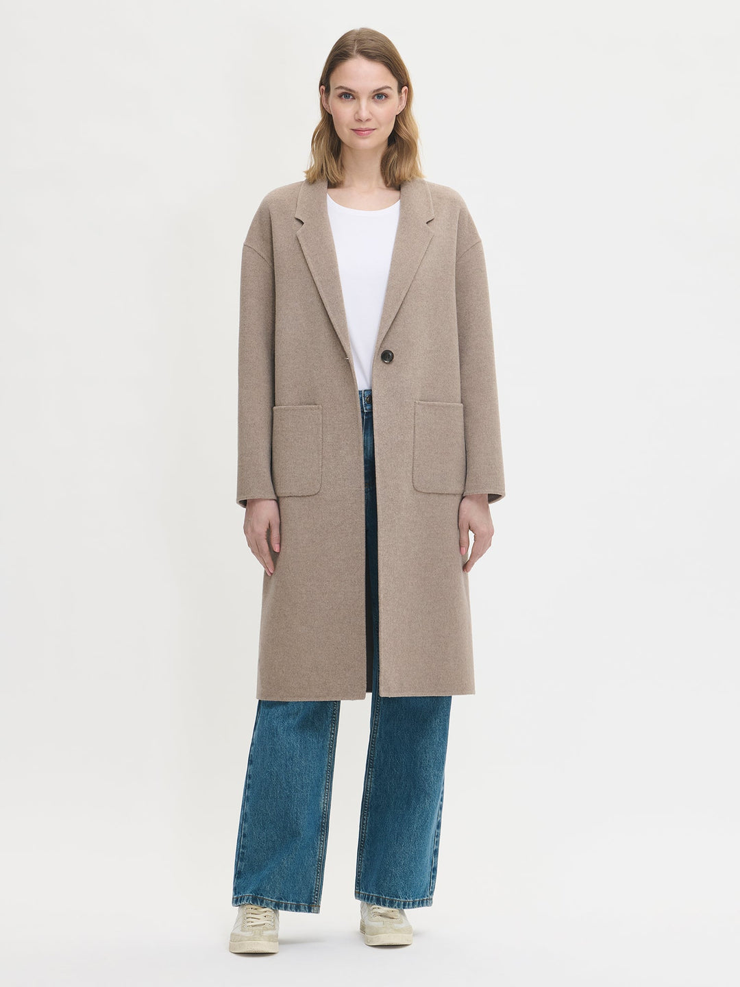 Lynne | Women’s long wool coat with a straight silhouette
