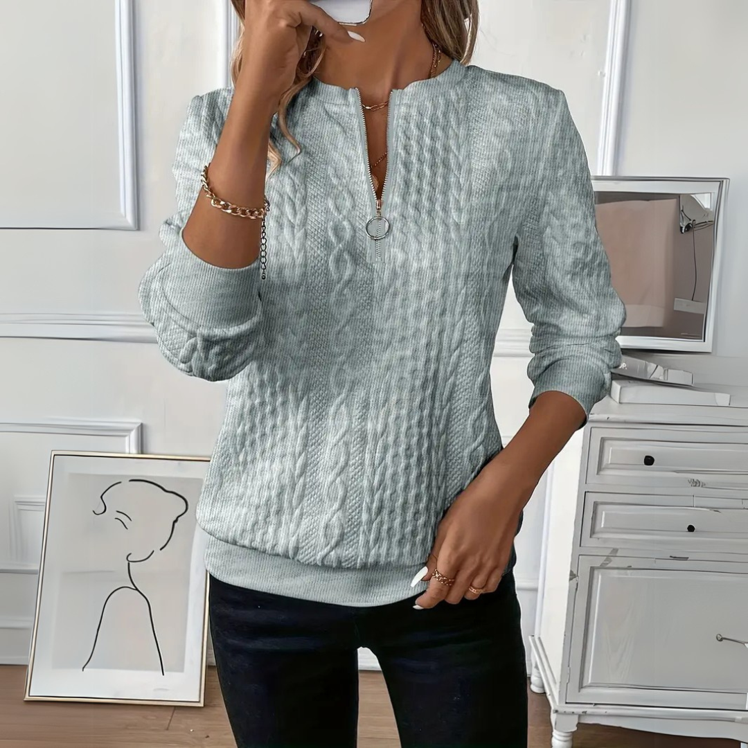 Gab | Women’s knitted sweater with cable pattern and zip detail