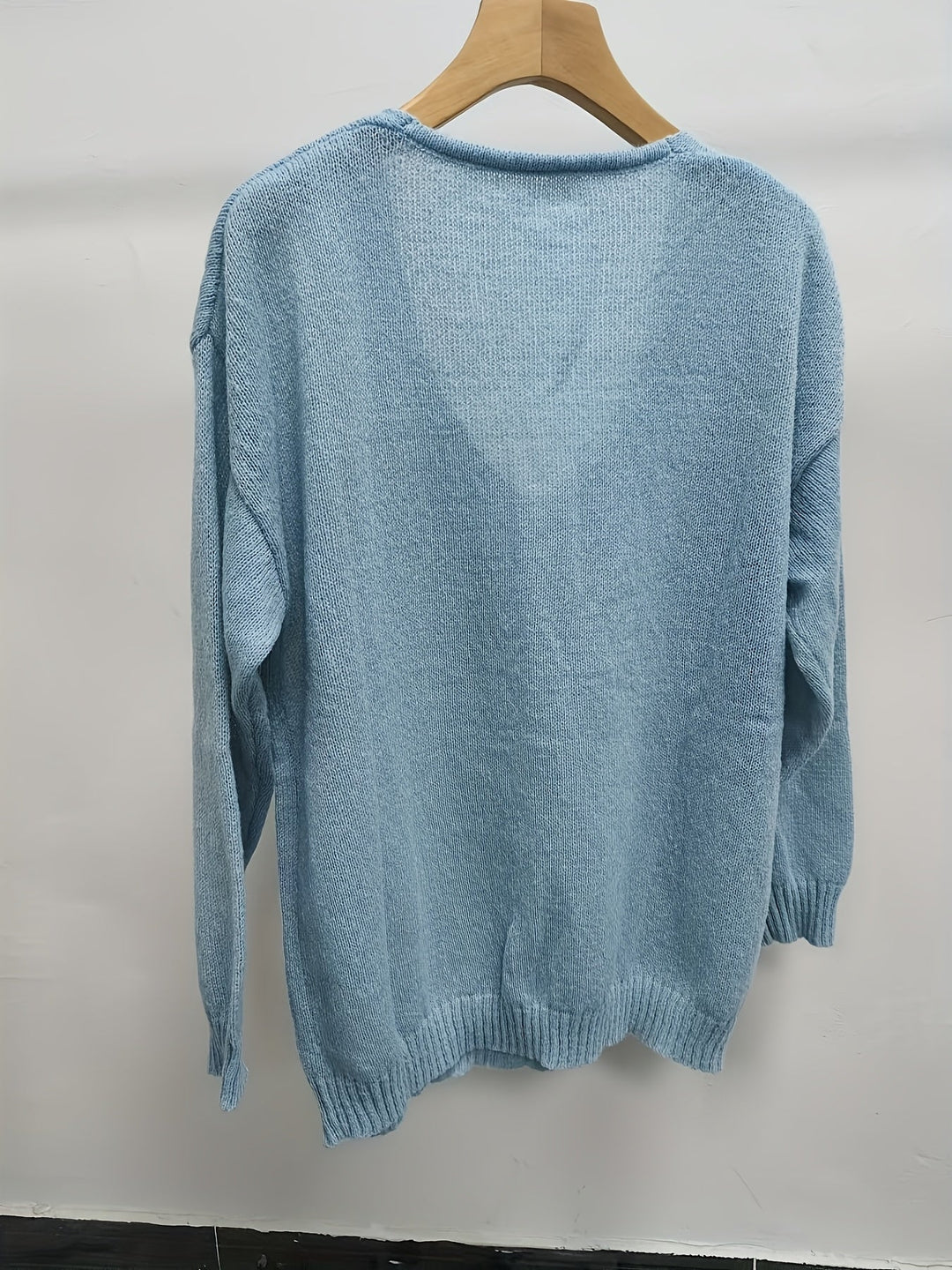 Dea | Women’s sweater with timeless design and versatile fit
