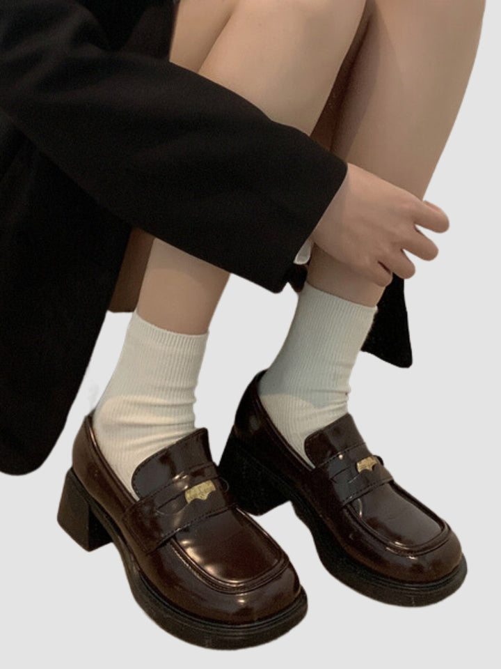 Shaira | Women’s short shoes with round toe and square heel
