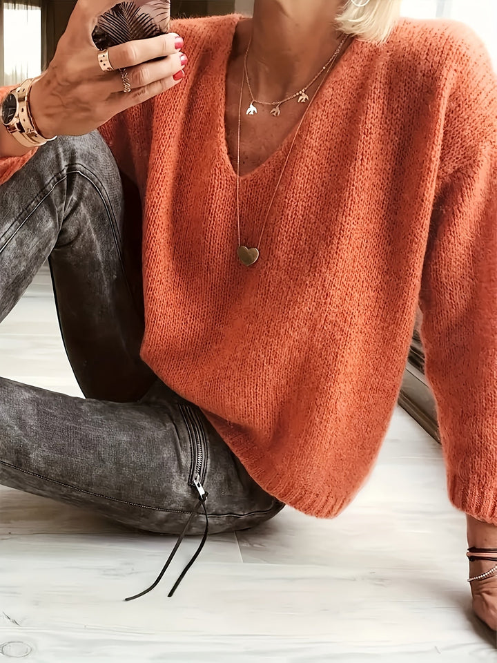 Dea | Women’s sweater with timeless design and versatile fit