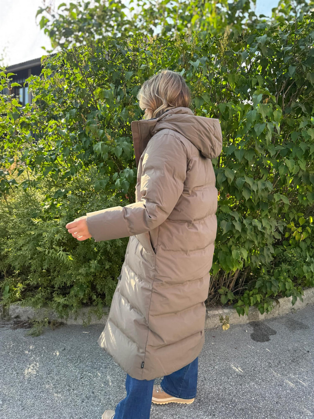 Aiza | Women’s long winter jacket with a refined midi-length silhouette