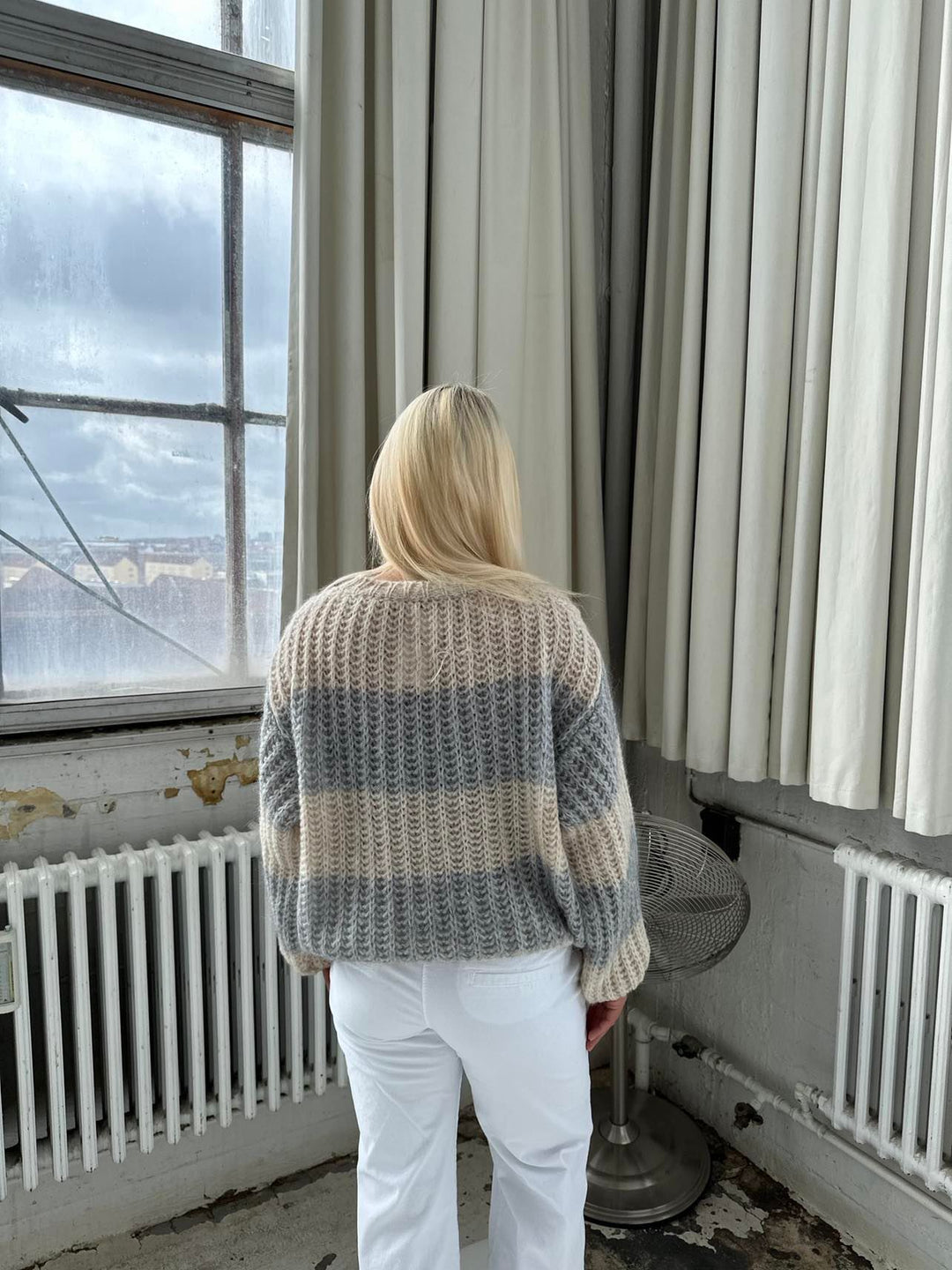 Samira | Women’s oversized knitted sweater with wide sleeves and striped design