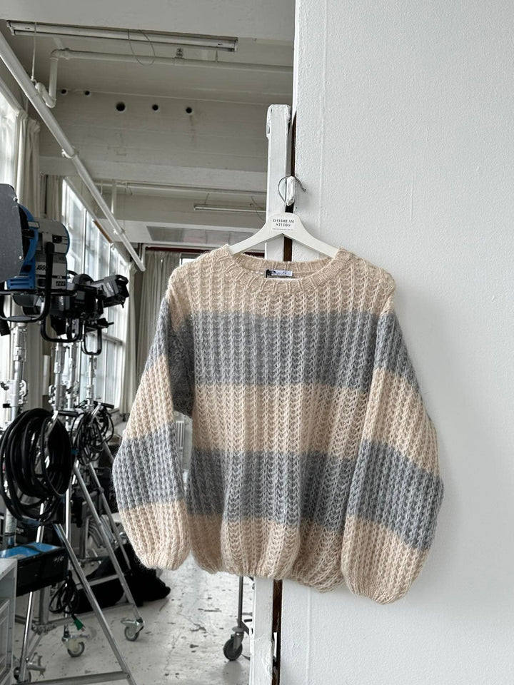 Samira | Women’s oversized knitted sweater with wide sleeves and striped design