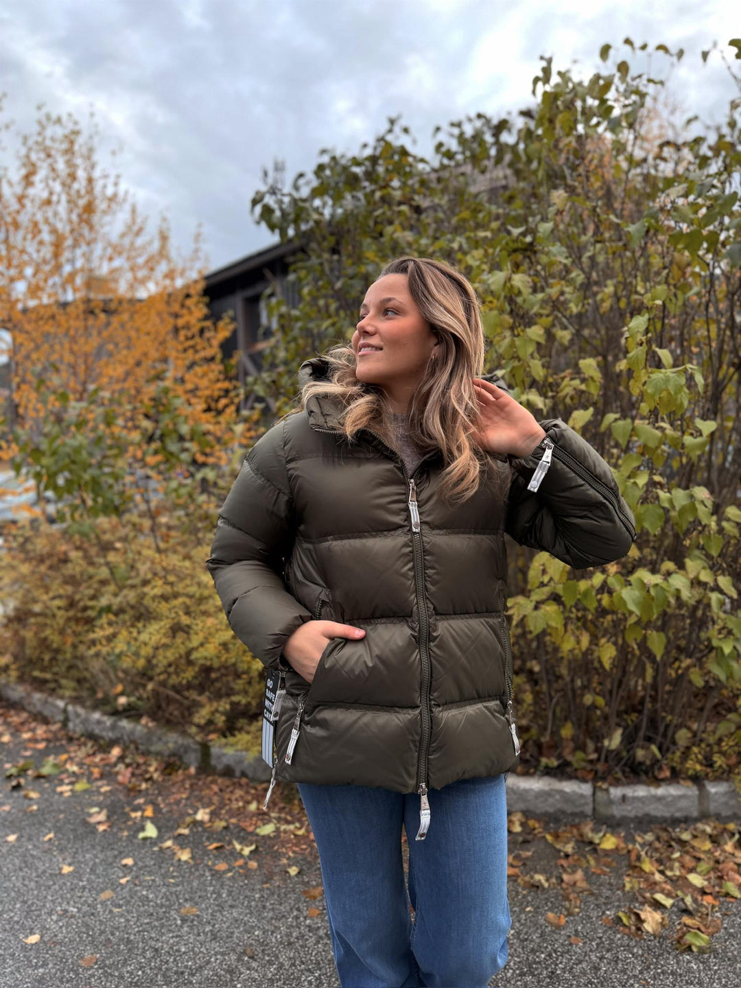 Hadlee | Women’s down puffer jacket with adjustable hood