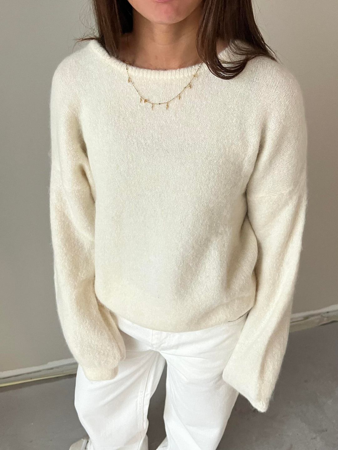Kira | Women’s oversized knitted sweater with long sleeves