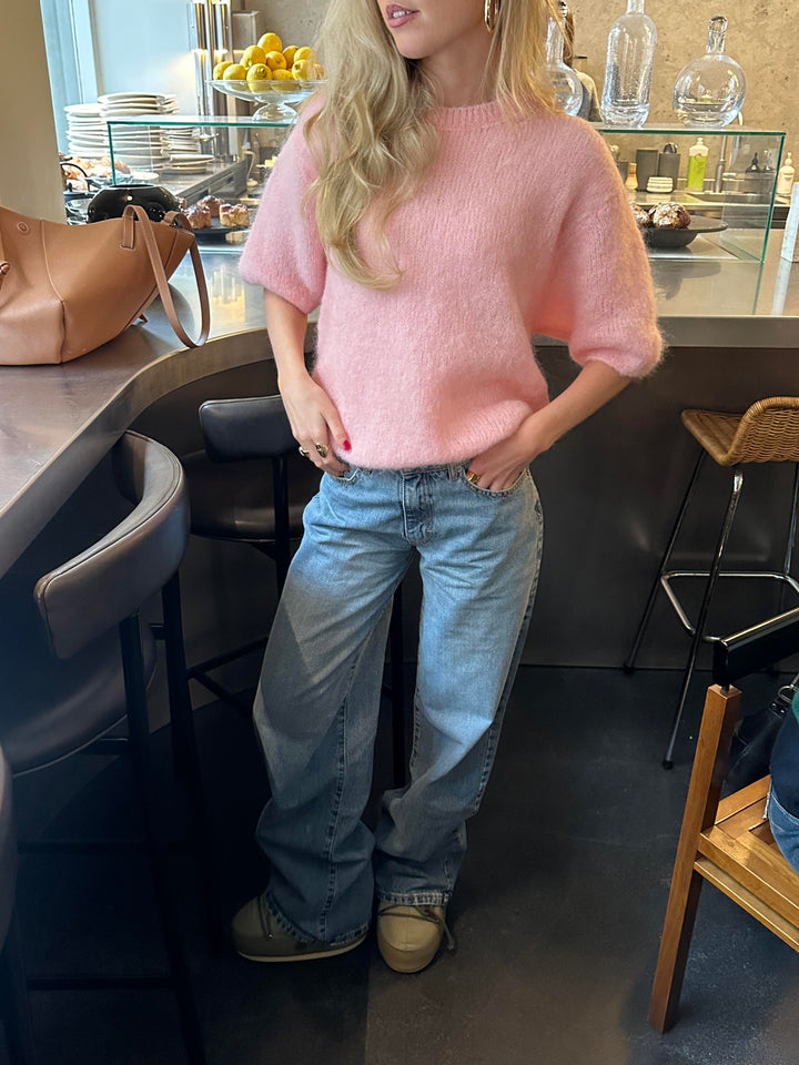 Florence | Women’s knitted sweater with t-shirt fit and round neckline