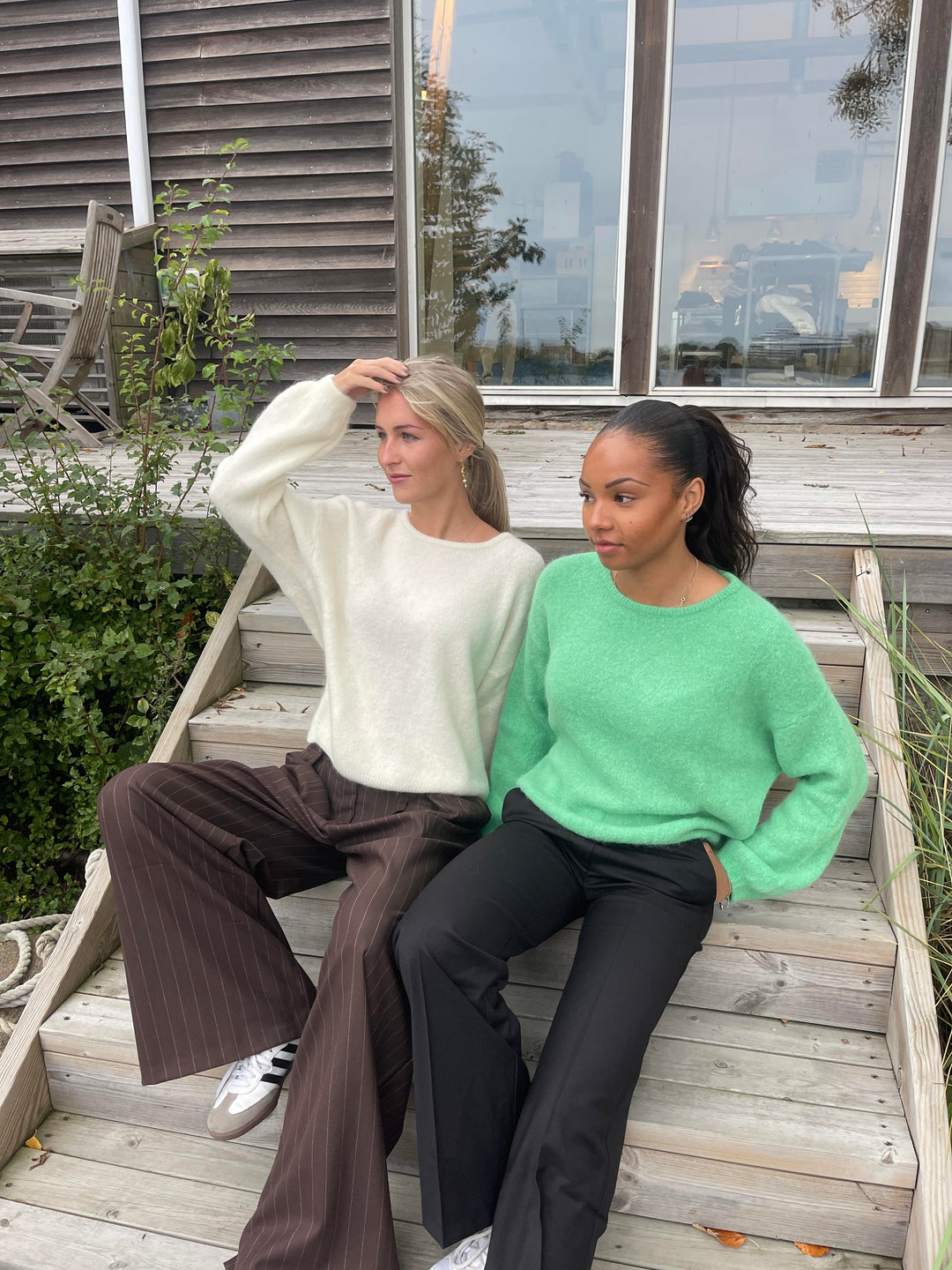 Kira | Women’s oversized knitted sweater with long sleeves