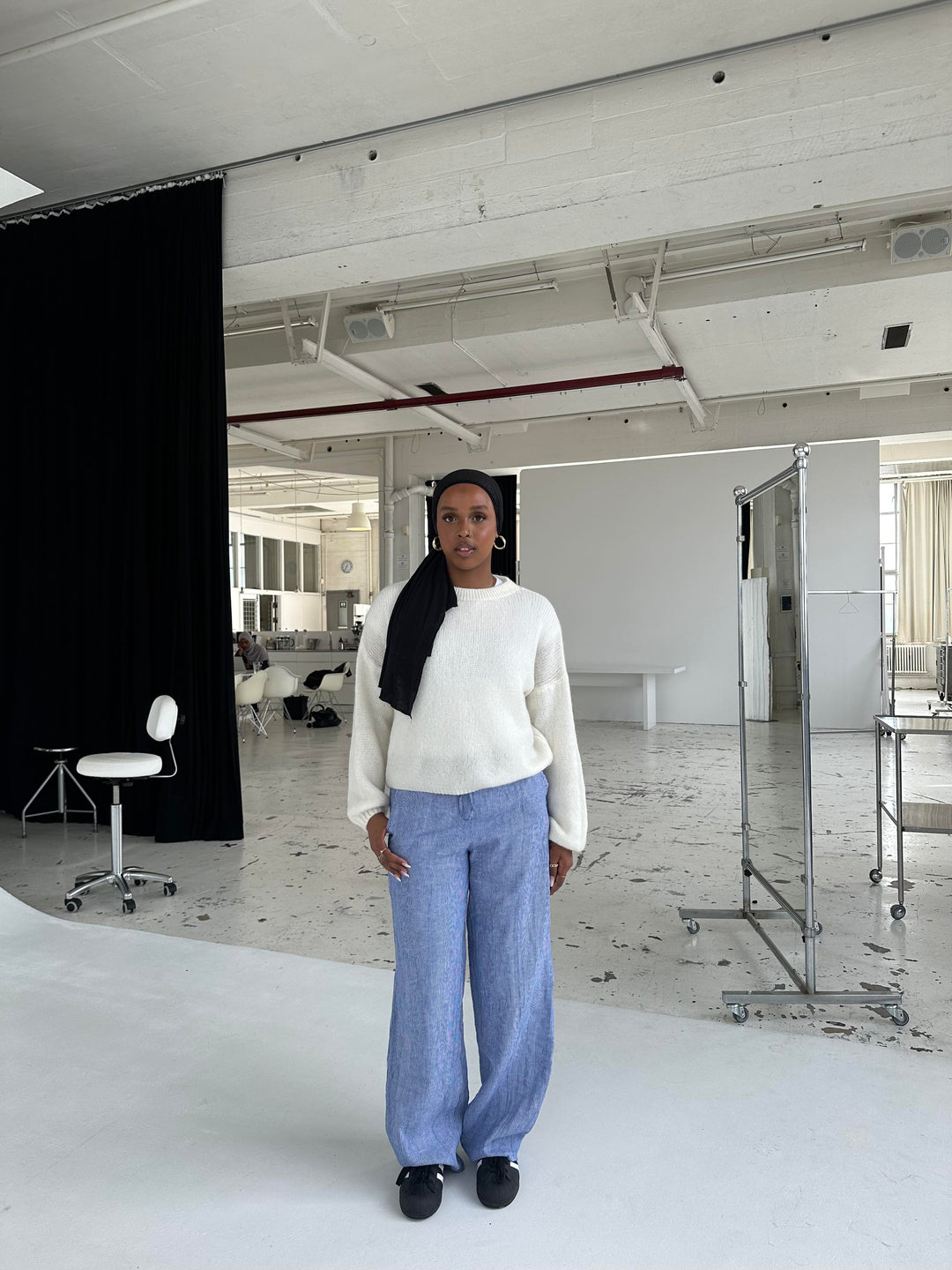 Lily | Women’s knit sweater with round neck and balloon sleeves