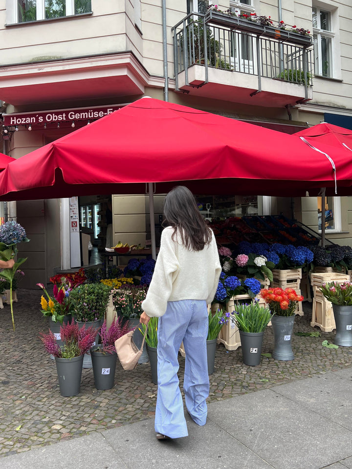 Lily | Women’s knit sweater with round neck and balloon sleeves