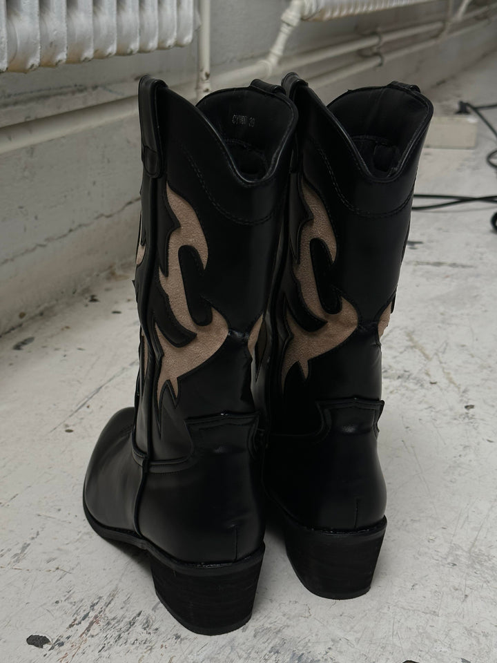 Natasha | Women’s cowboy boots with beige pattern and mid-shin cut