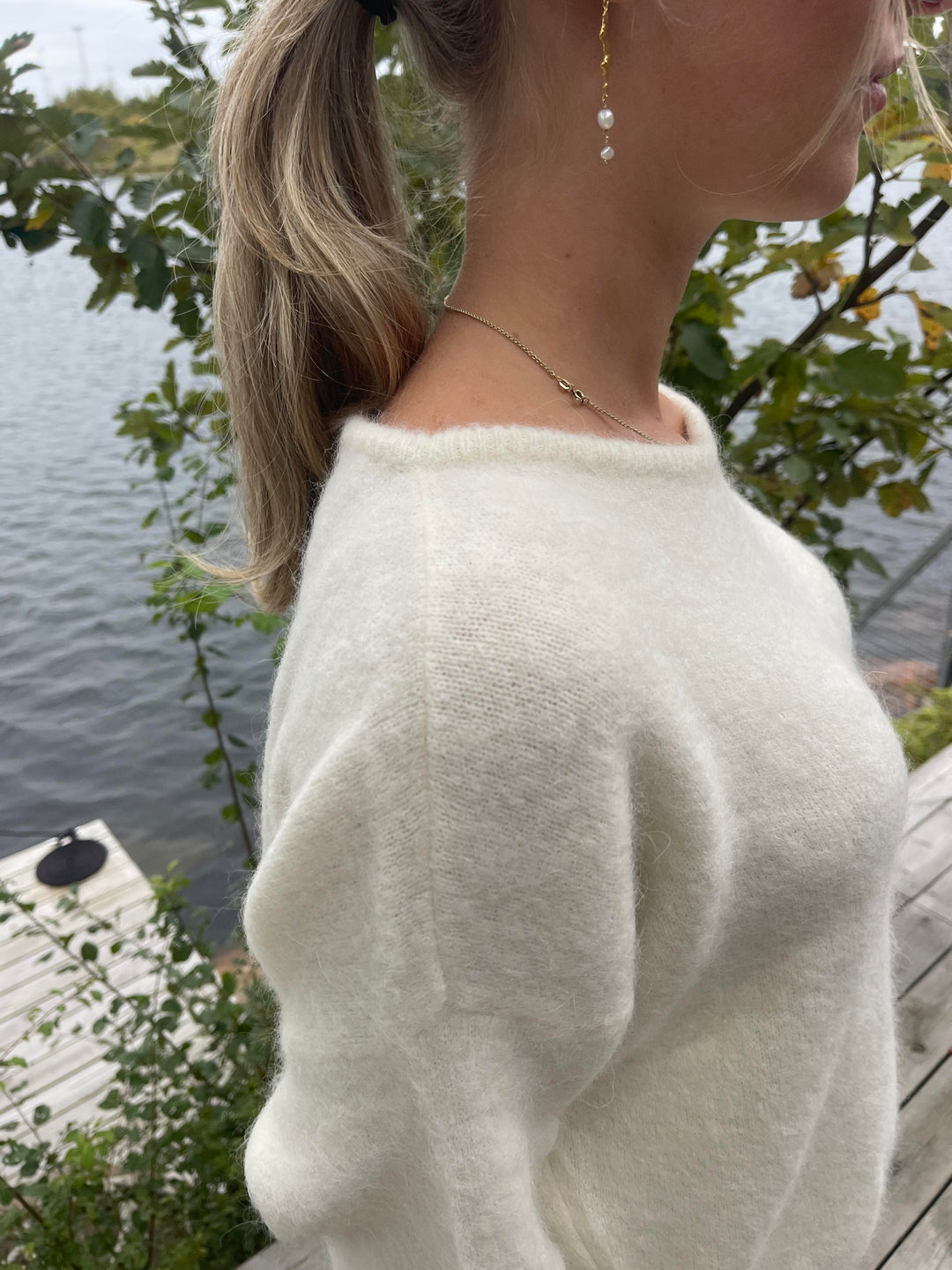 Kira | Women’s oversized knitted sweater with long sleeves