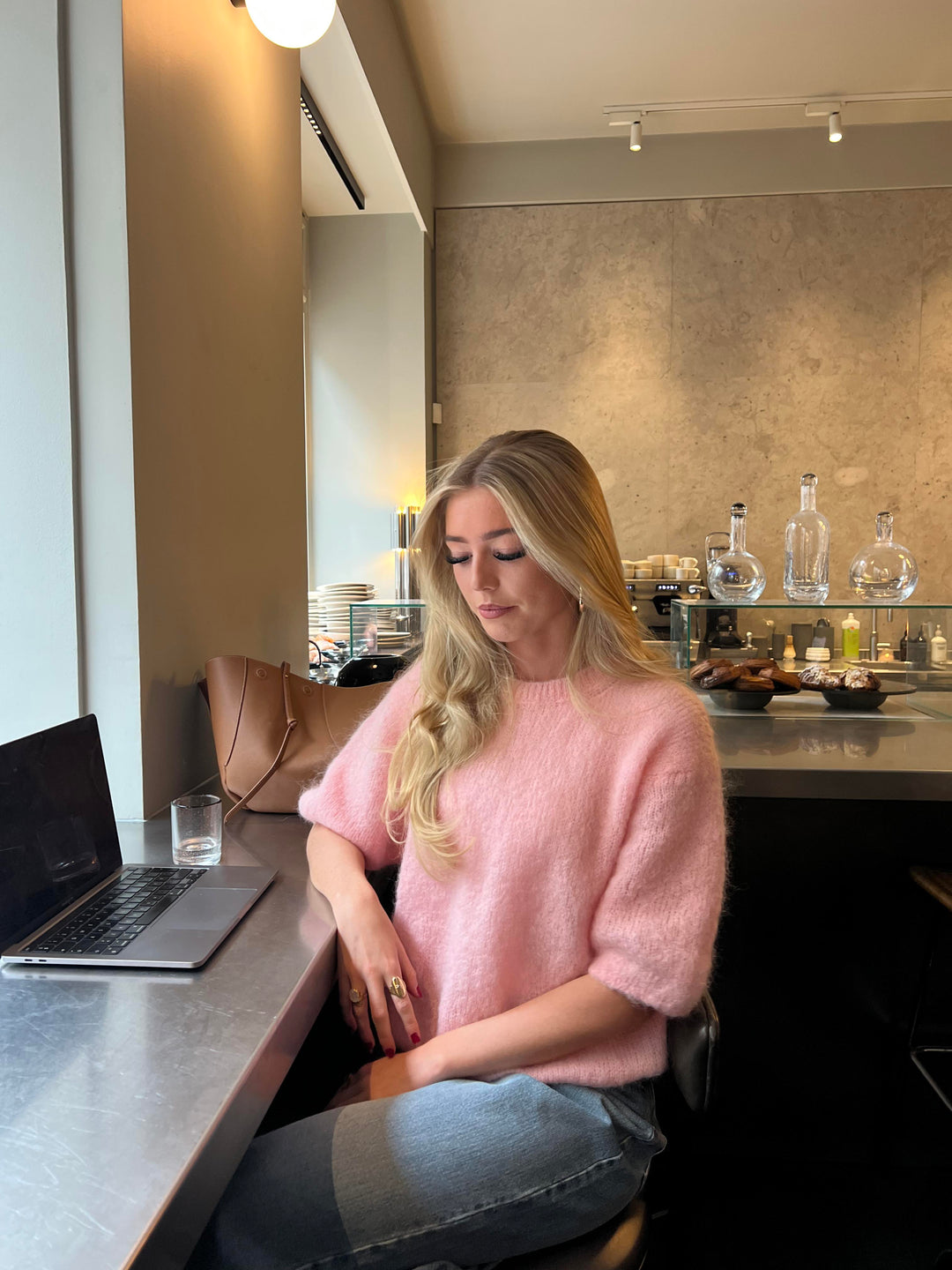 Florence | Women’s knitted sweater with t-shirt fit and round neckline