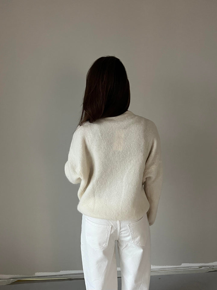 Kira | Women’s oversized knitted sweater with long sleeves