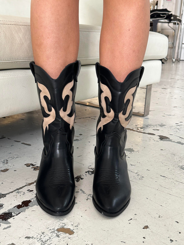 Natasha | Women’s cowboy boots with beige pattern and mid-shin cut