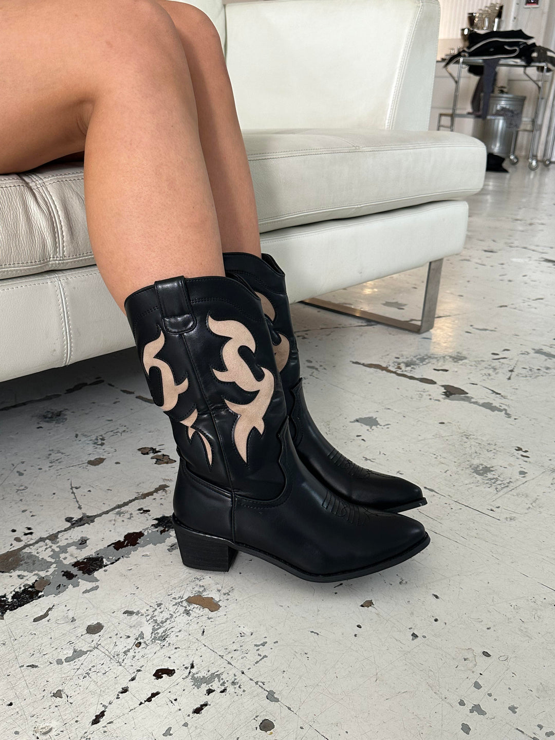 Natasha | Women’s cowboy boots with beige pattern and mid-shin cut