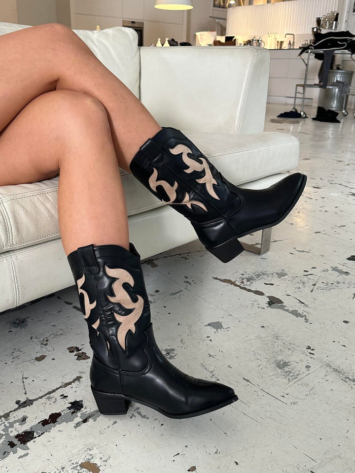 Natasha | Women’s cowboy boots with beige pattern and mid-shin cut