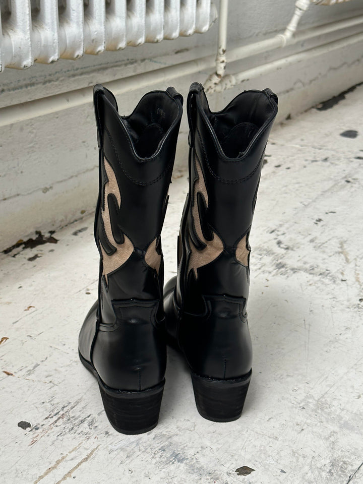 Natasha | Women’s cowboy boots with beige pattern and mid-shin cut