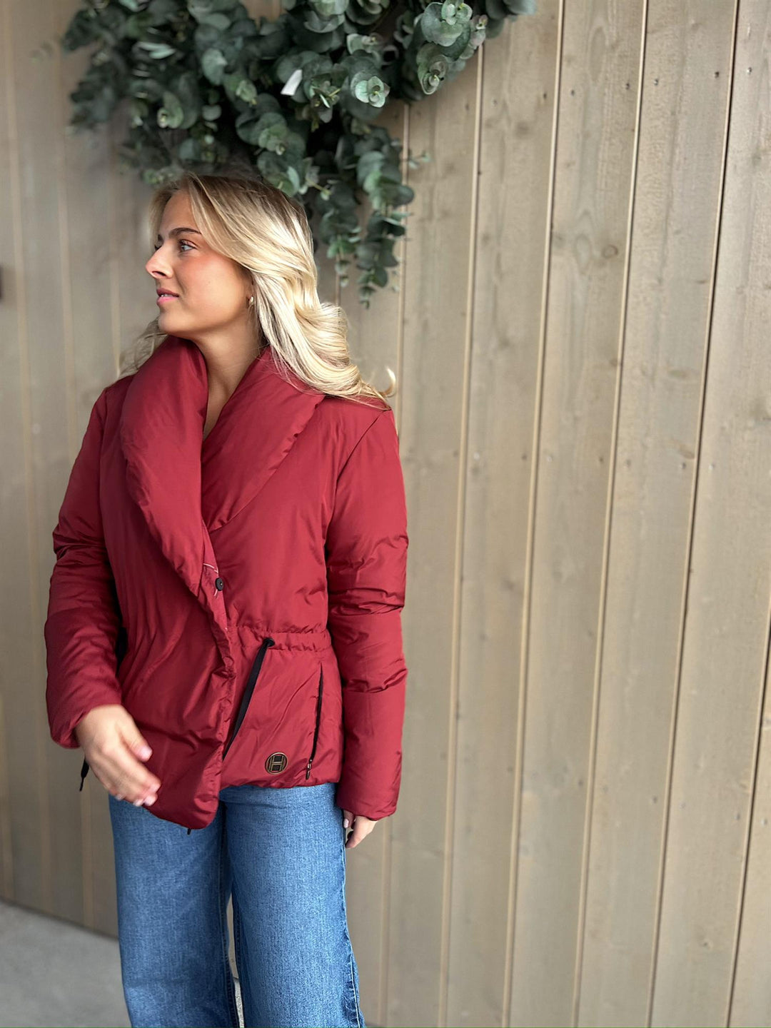 Azari | Women’s short wrap-style puffer jacket with soft quilted shaping