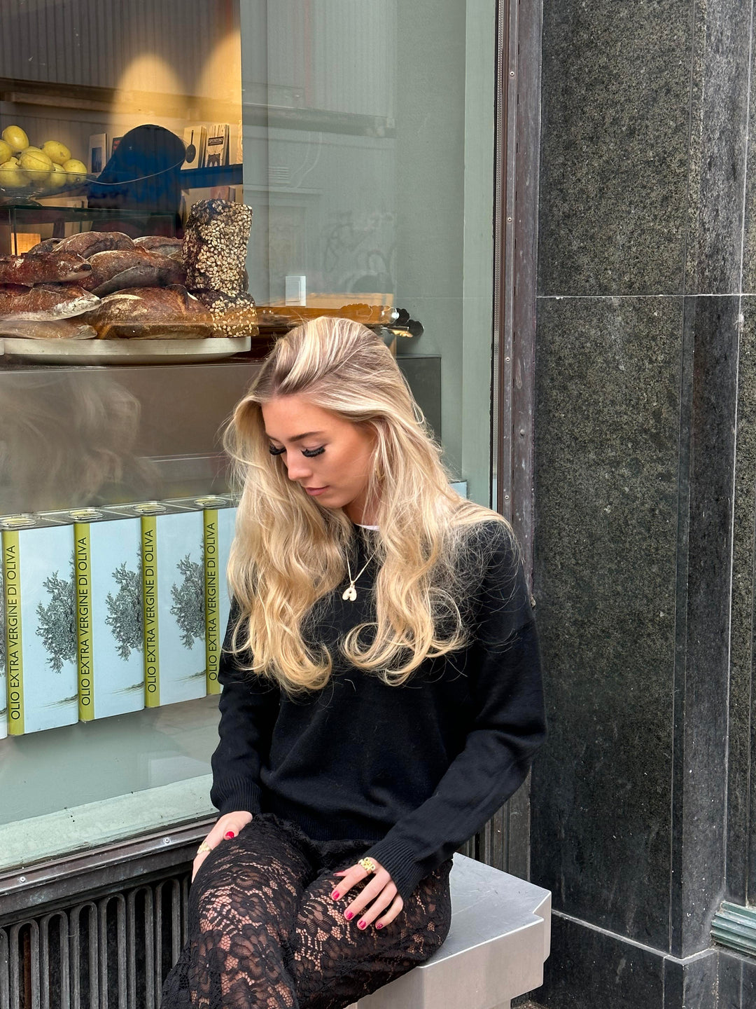 Sutton | Women’s classic knit sweater with ribbed edges and regular fit