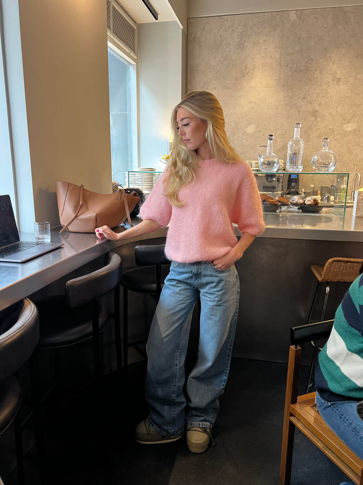 Florence | Women’s knitted sweater with t-shirt fit and round neckline