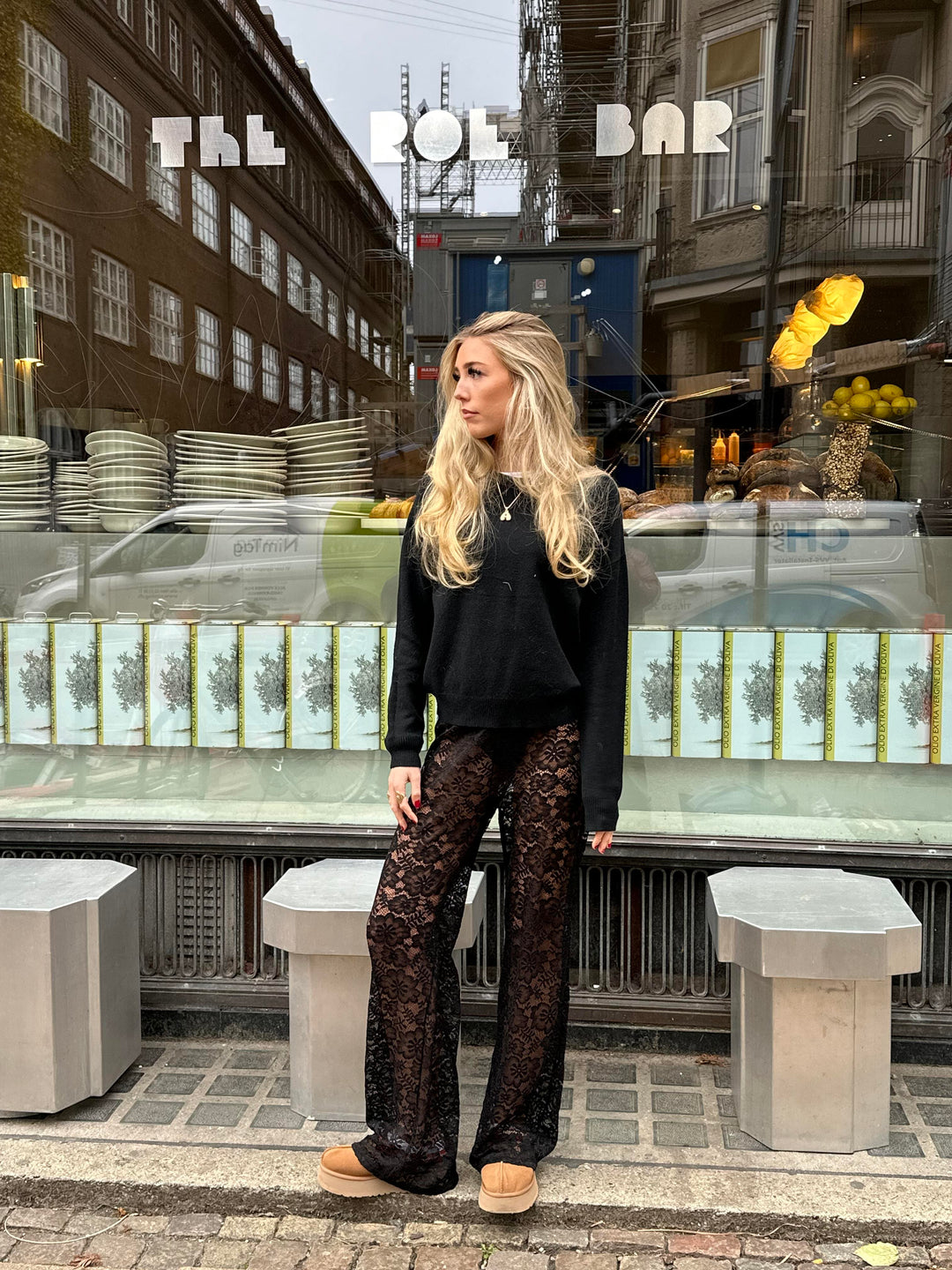 Sutton | Women’s classic knit sweater with ribbed edges and regular fit