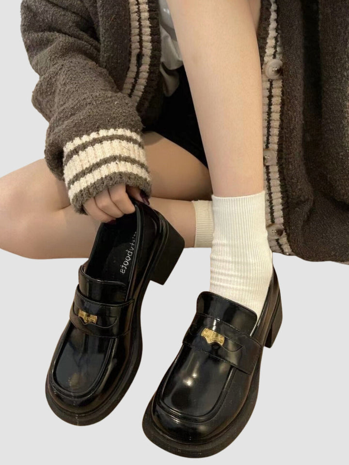 Shaira | Women’s short shoes with round toe and square heel