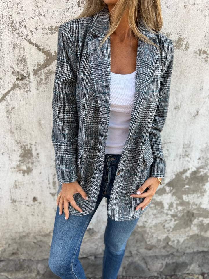 Vivi | Women’s stylish checkered jacket with tailored fit and practical pockets