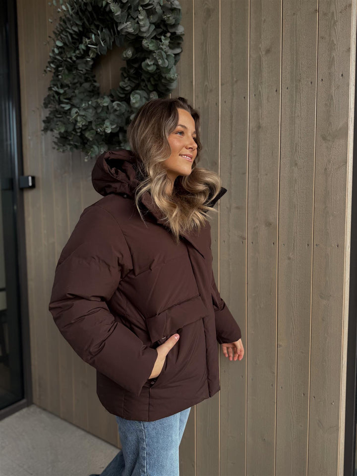 Fennah | Women’s hip-length jacket with quilted shaping and front pocket detailing