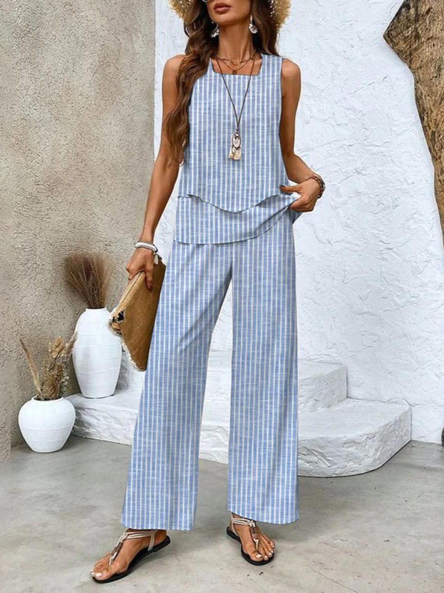 Elara | Women's two-piece set with soft drape and leaf print