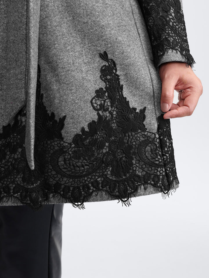 Vienna | Women’s color contrast belted lace coat