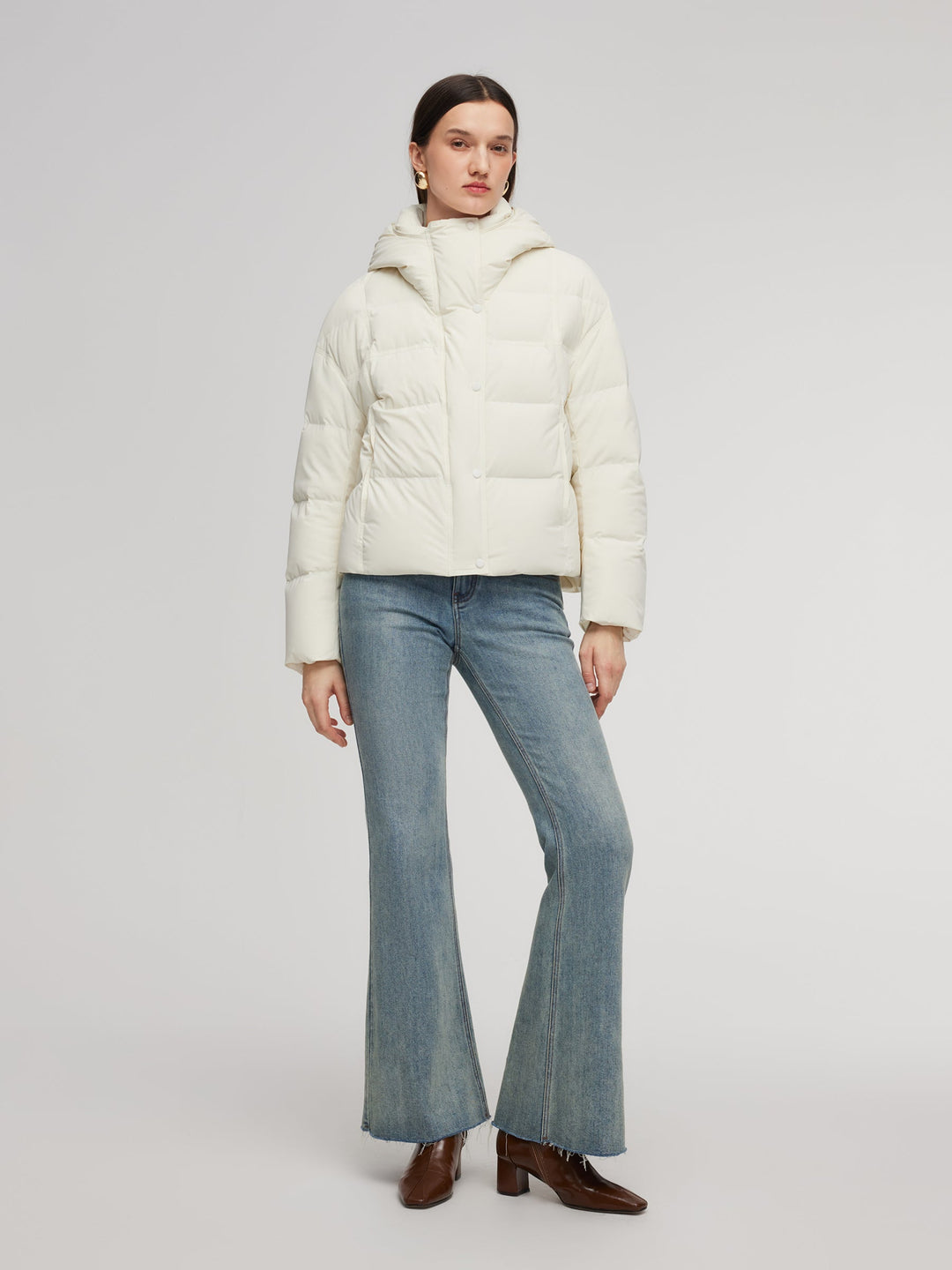 Scout | Women’s short puffer jacket with soft sculpted hood