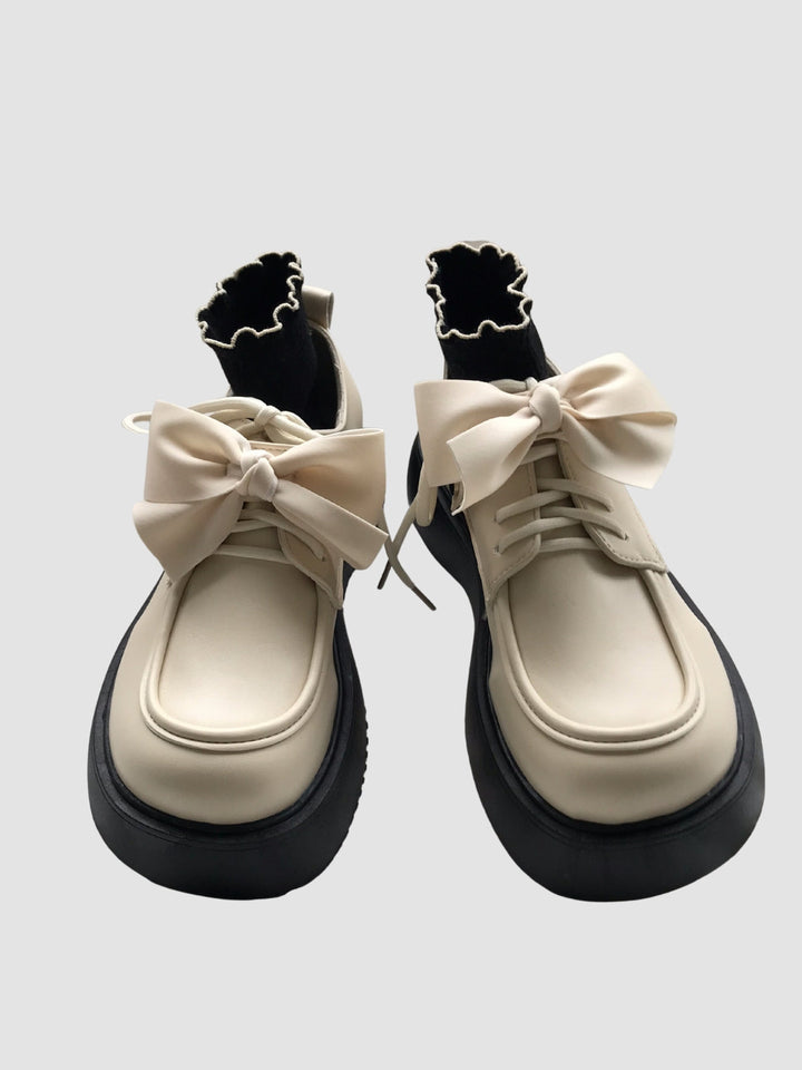 Gabriella | Women’s short buckle shoes with round toe and platform sole